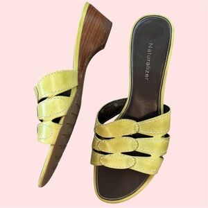 Naturalizer green leather sandals with wooden wedge heel